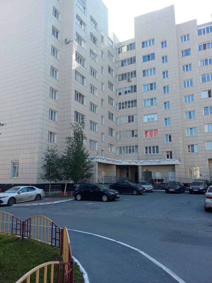 3-комн квартира Генерала Иванова улица, д.5